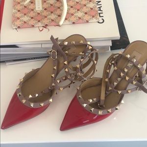 Valentino Rockstud pumps